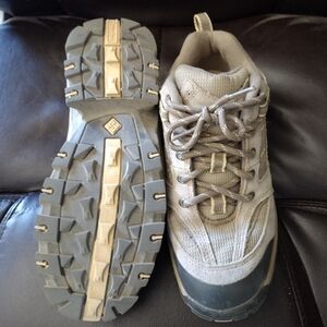 Columbia Broken Trail II Womens Hiking Shoes. Yellow & Tan. Used